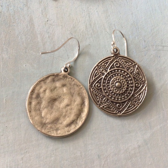 Sundance charm Silver Earrings - Picture 5 of 6